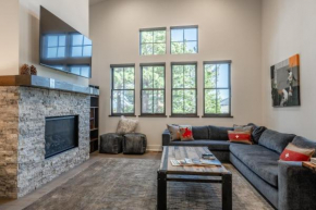 Newly Built Townhome in Snowcreek Creekhouse #1324 Three Bed Three Baths Sleeps 8! Mountain Views!